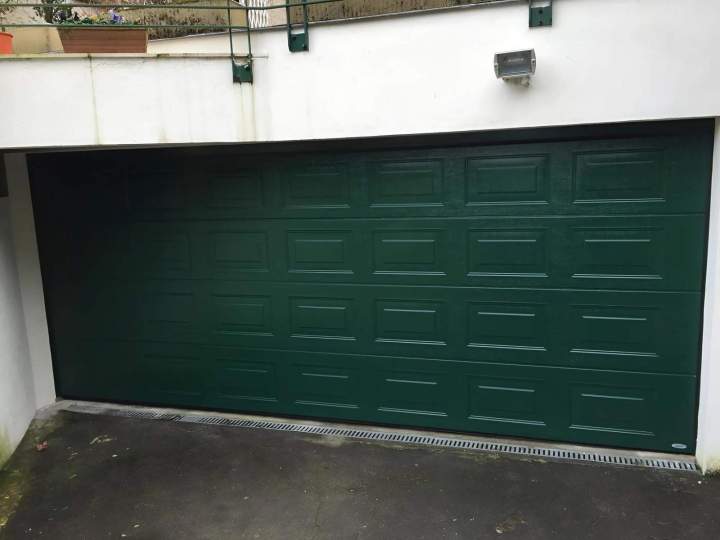 Portes de garage motorisées pour tous les formats.